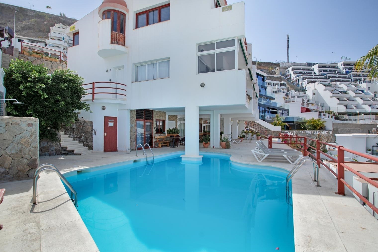 The building's shared swimming pool